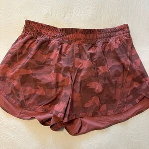 lululemon Rose Camo Track that Mid Rise 5” Shorts